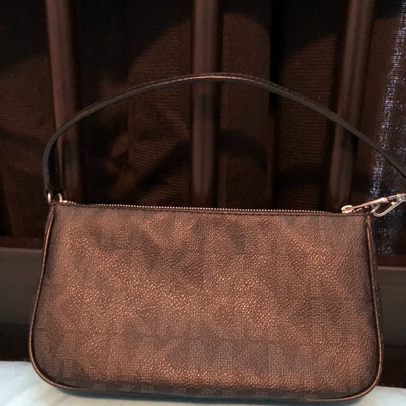 ***NOT FOR SALE***Michael Kors Signature Large Wristlet Clutch - Picture 8 of 8